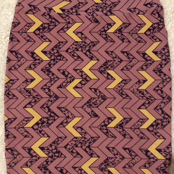 Lularoe Cassie Size Medium - Picture 2 of 3